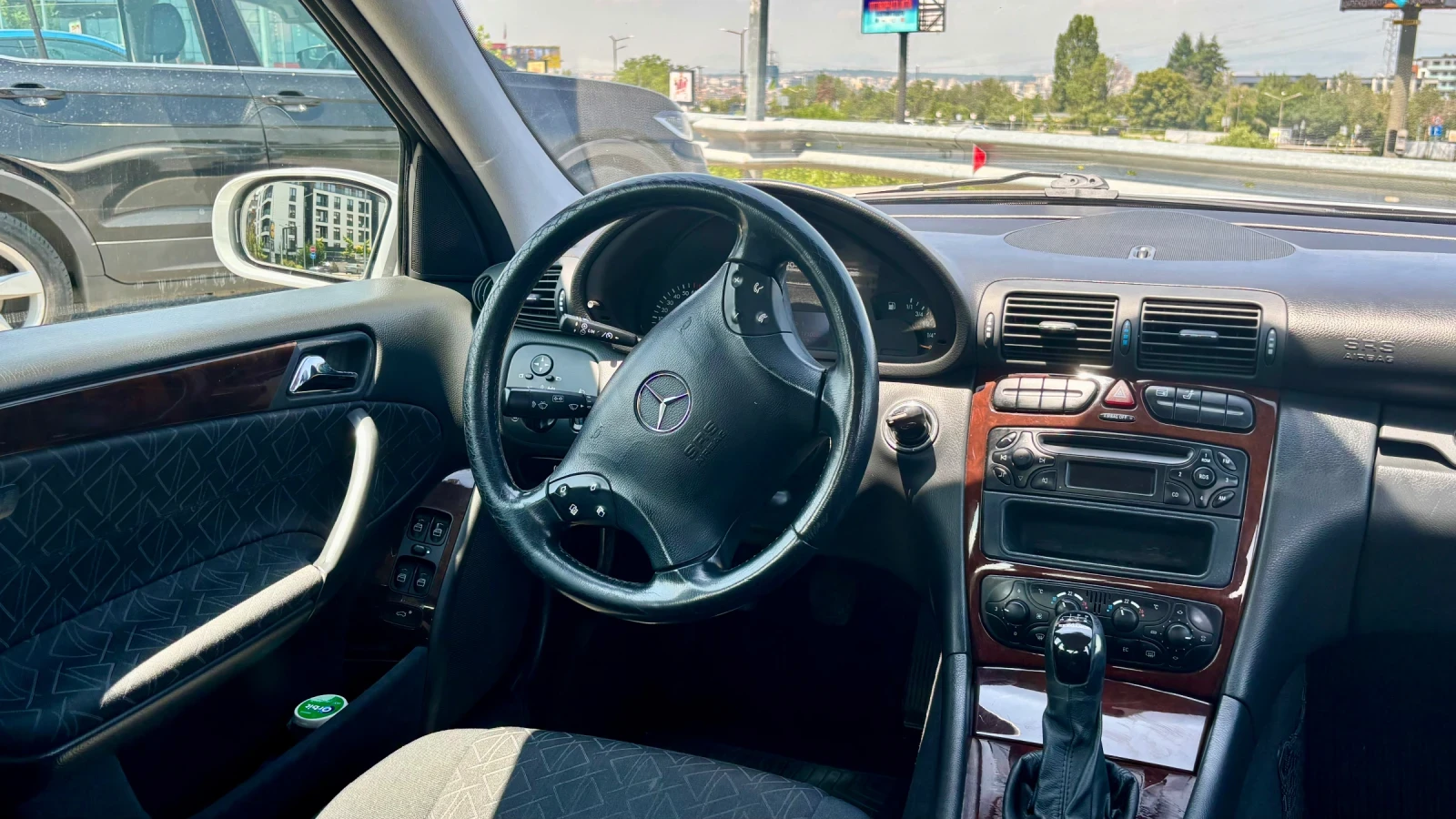 Mercedes-Benz C 180, снимка 6 - Автомобили и джипове - 55332233