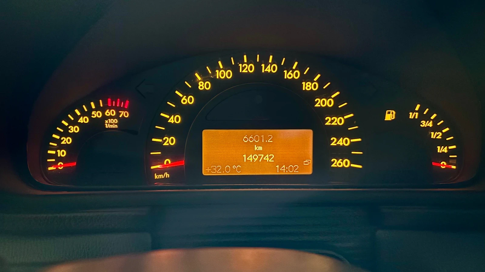 Mercedes-Benz C 180, снимка 8 - Автомобили и джипове - 55332233