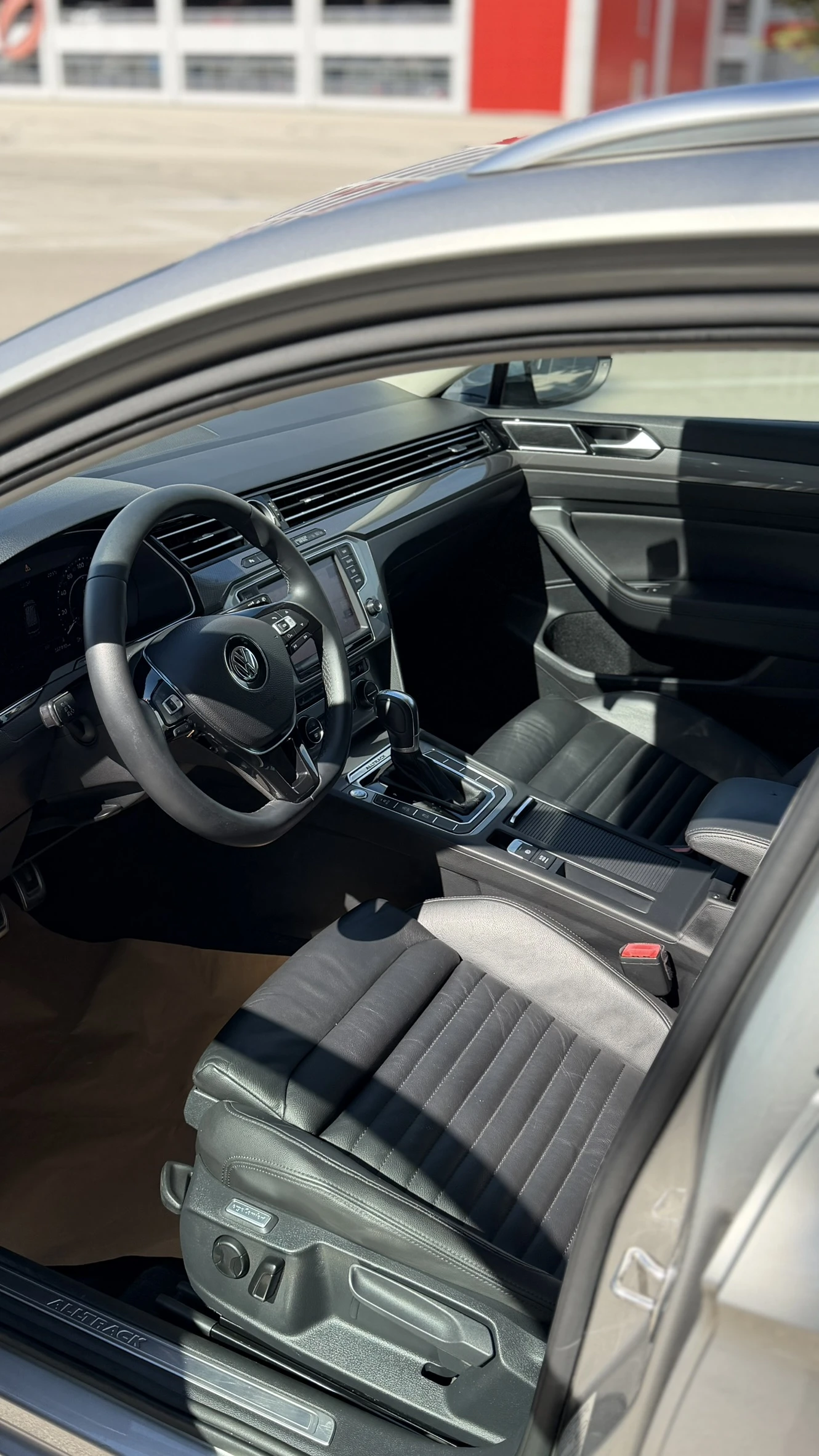 VW Alltrack 2.0 BiTDI 240 к.с. 4Motion | DISTR| DIGITAL/KEYLES, снимка 11 - Автомобили и джипове - 56223154