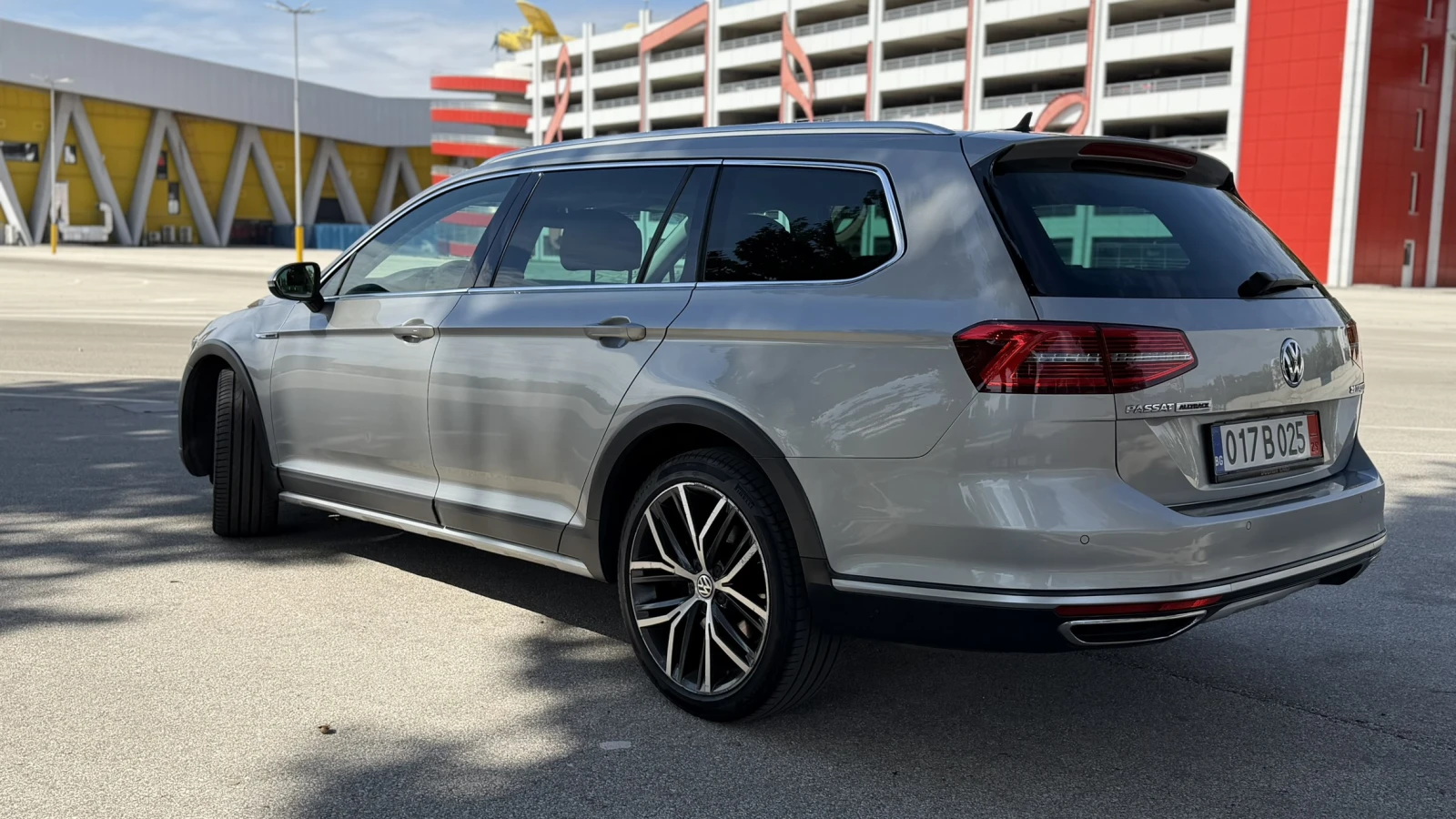 VW Alltrack 2.0 BiTDI 240 к.с. 4Motion | DISTR| DIGITAL/KEYLES, снимка 4 - Автомобили и джипове - 56223154