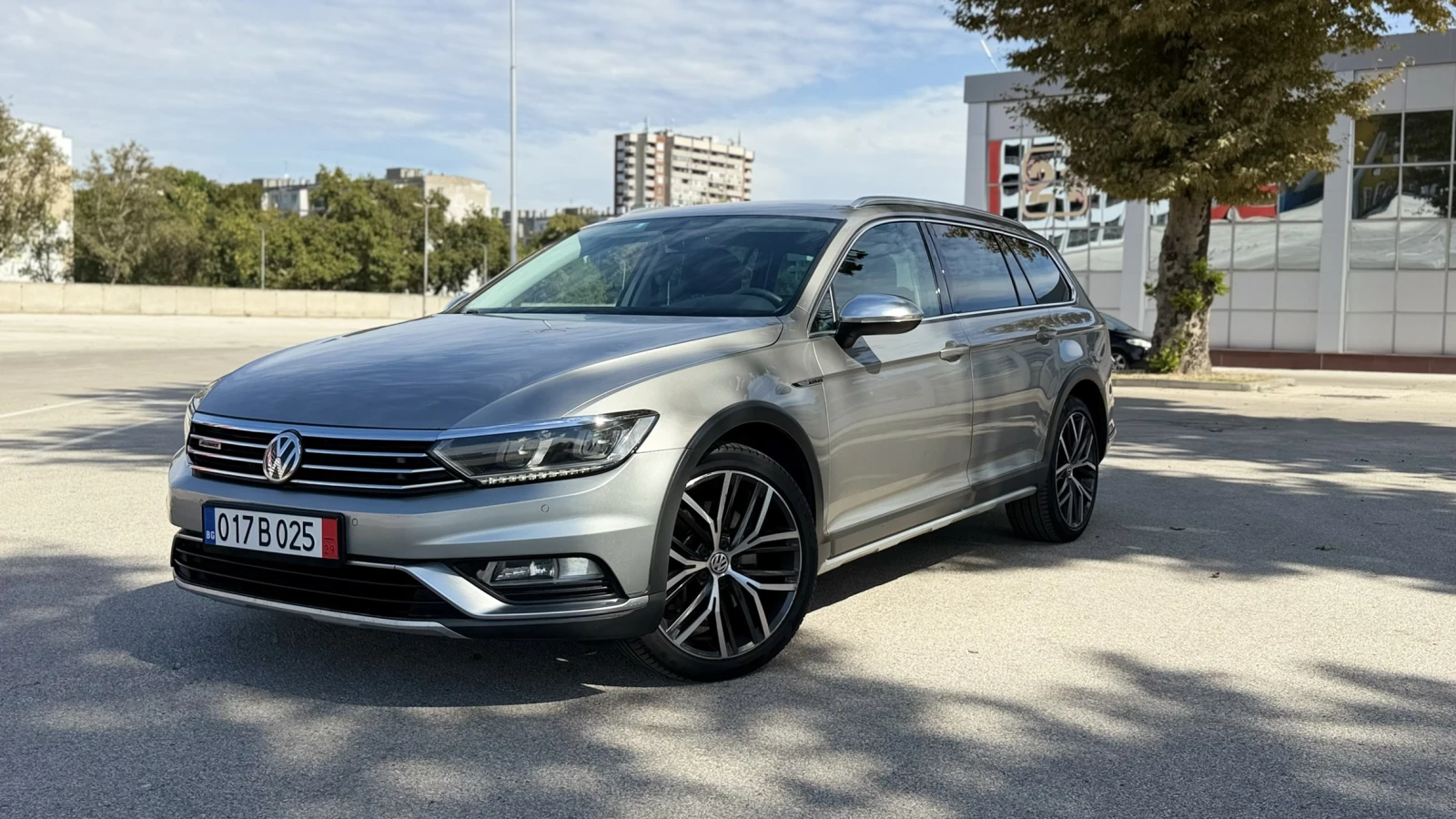VW Alltrack 2.0 BiTDI 240 к.с. 4Motion | DISTR| DIGITAL/KEYLES, снимка 2 - Автомобили и джипове - 56223154