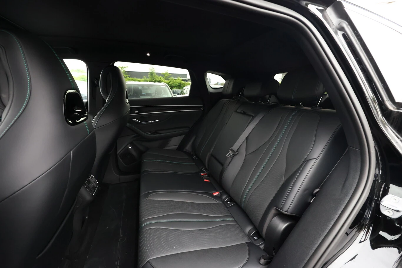 BYD Seal U DMi Comfort, снимка 8 - Автомобили и джипове - 56665739