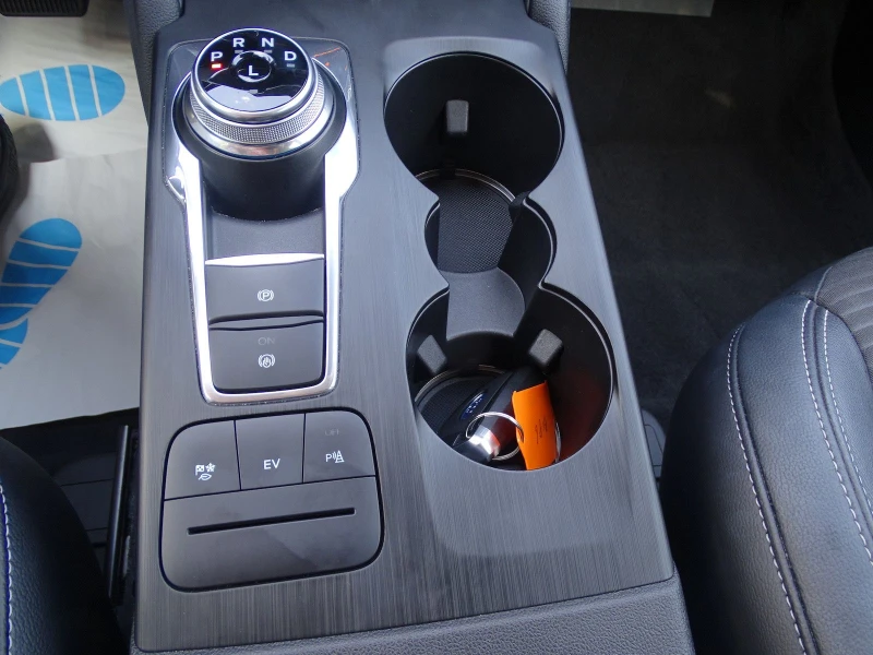 Ford Kuga 2.5/PHEV/224HP/TITANIUM/LANE-ASSIST/NAVI/LED/201f, снимка 14 - Автомобили и джипове - 50714170