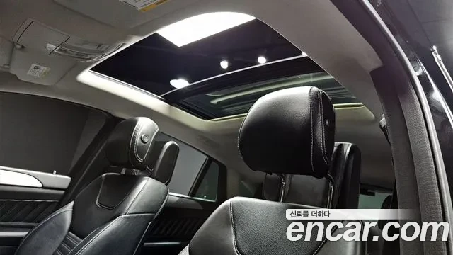 Mercedes-Benz GLC 350, снимка 12 - Автомобили и джипове - 53965363