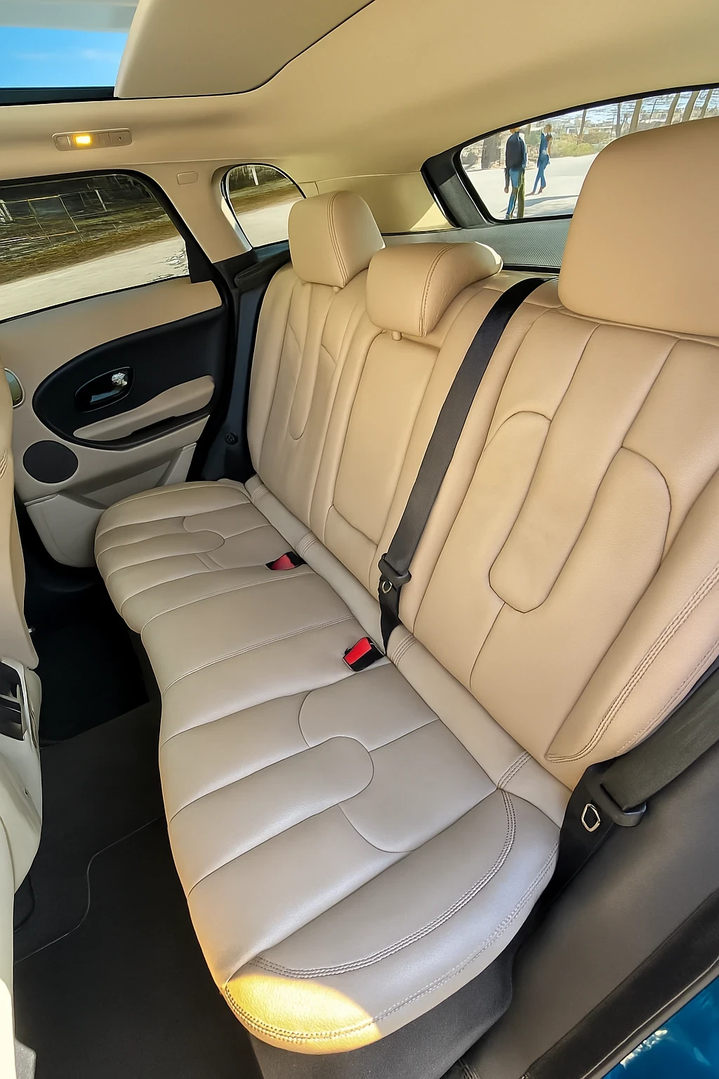 Land Rover Evoque 2.0 240 к.с. 4х4  * Налична сервизна,  - изображение 9