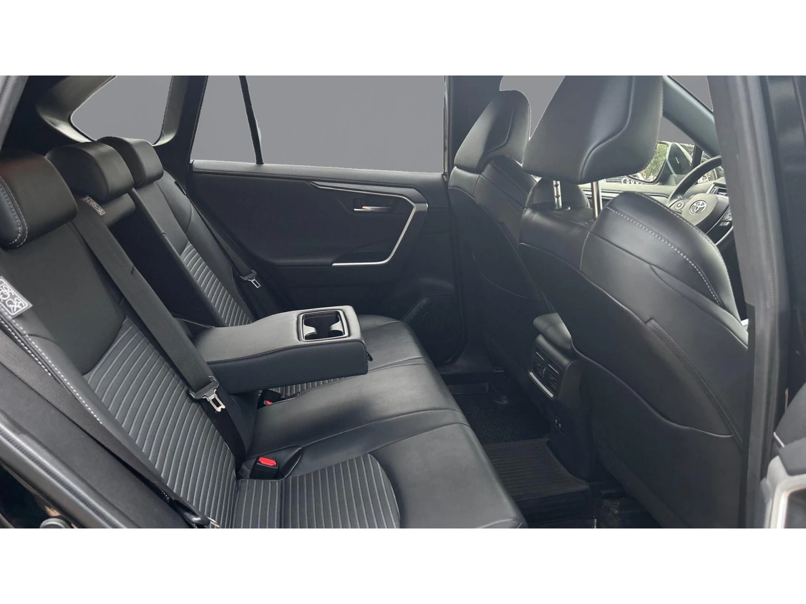Toyota Rav4 Black Edition, Месечна вноска от 550 лв. - изображение 7