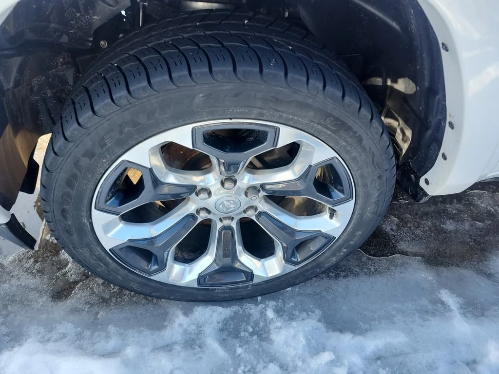 Dodge RAM 1500 * LIMITED CREW CAB SHORT BED * CARFAX * ��� ������ | Mobile.bg � ����������� 6