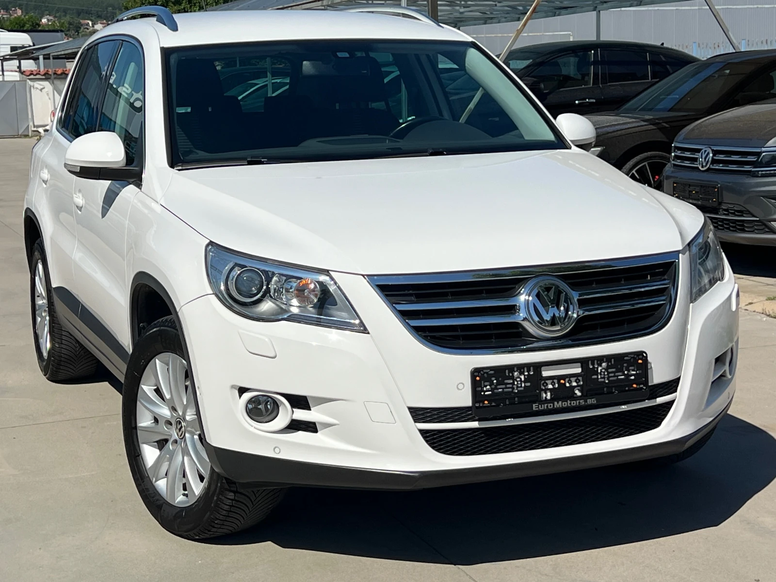 VW Tiguan 2.0TDI, 4-MOTION, DSG-ПЪЛНА СЕРВИЗНА ИСТОРИЯ-КАТОН, снимка 3 - Автомобили и джипове - 55262935