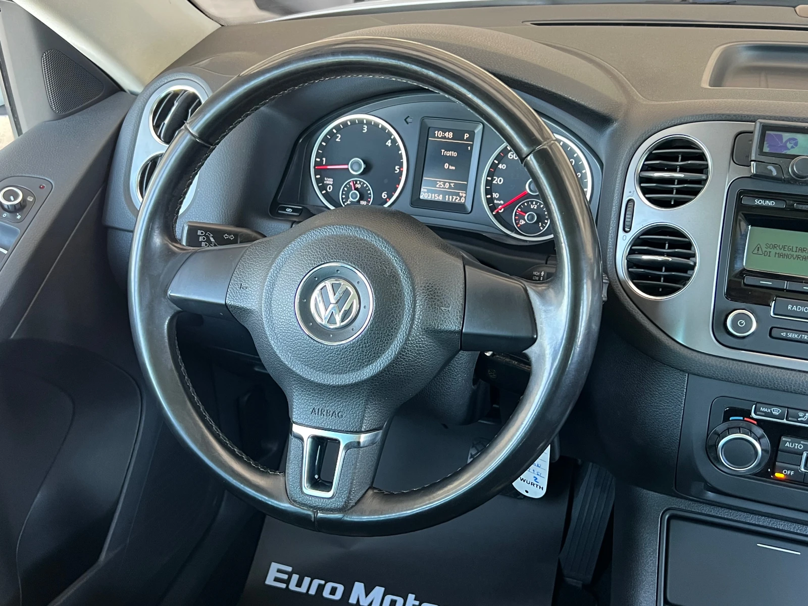 VW Tiguan 2.0TDI, 4-MOTION, DSG-ПЪЛНА СЕРВИЗНА ИСТОРИЯ-КАТОН, снимка 11 - Автомобили и джипове - 55262935