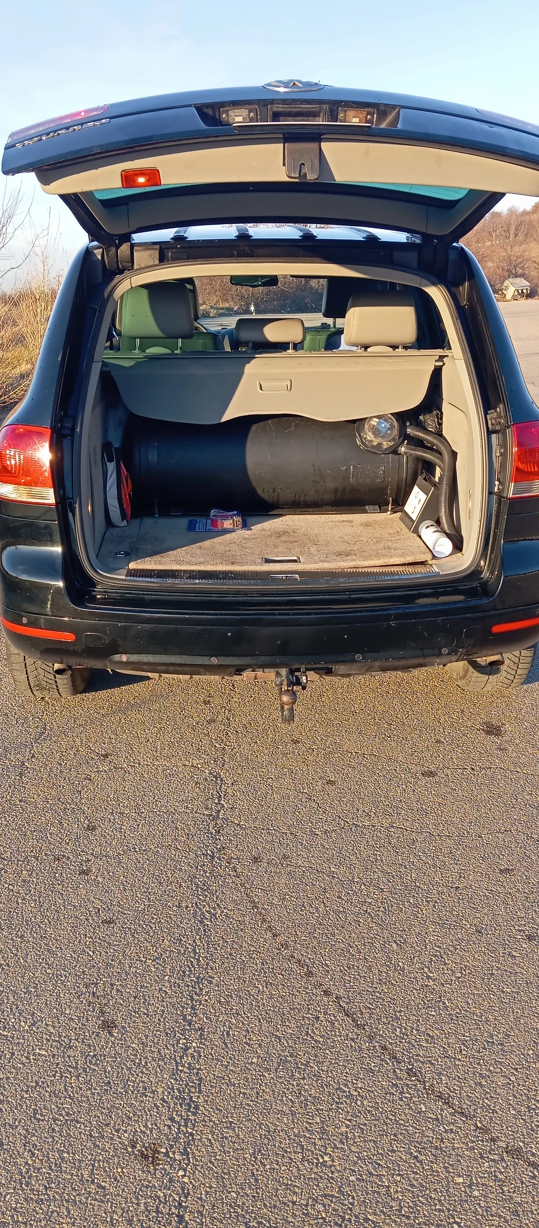 VW Touareg 3.2 бензин, снимка 8 - Автомобили и джипове - 55611694