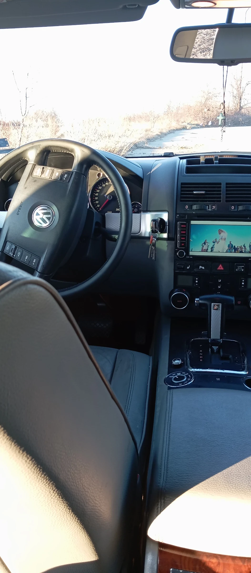 VW Touareg 3.2 бензин, снимка 5 - Автомобили и джипове - 55611694
