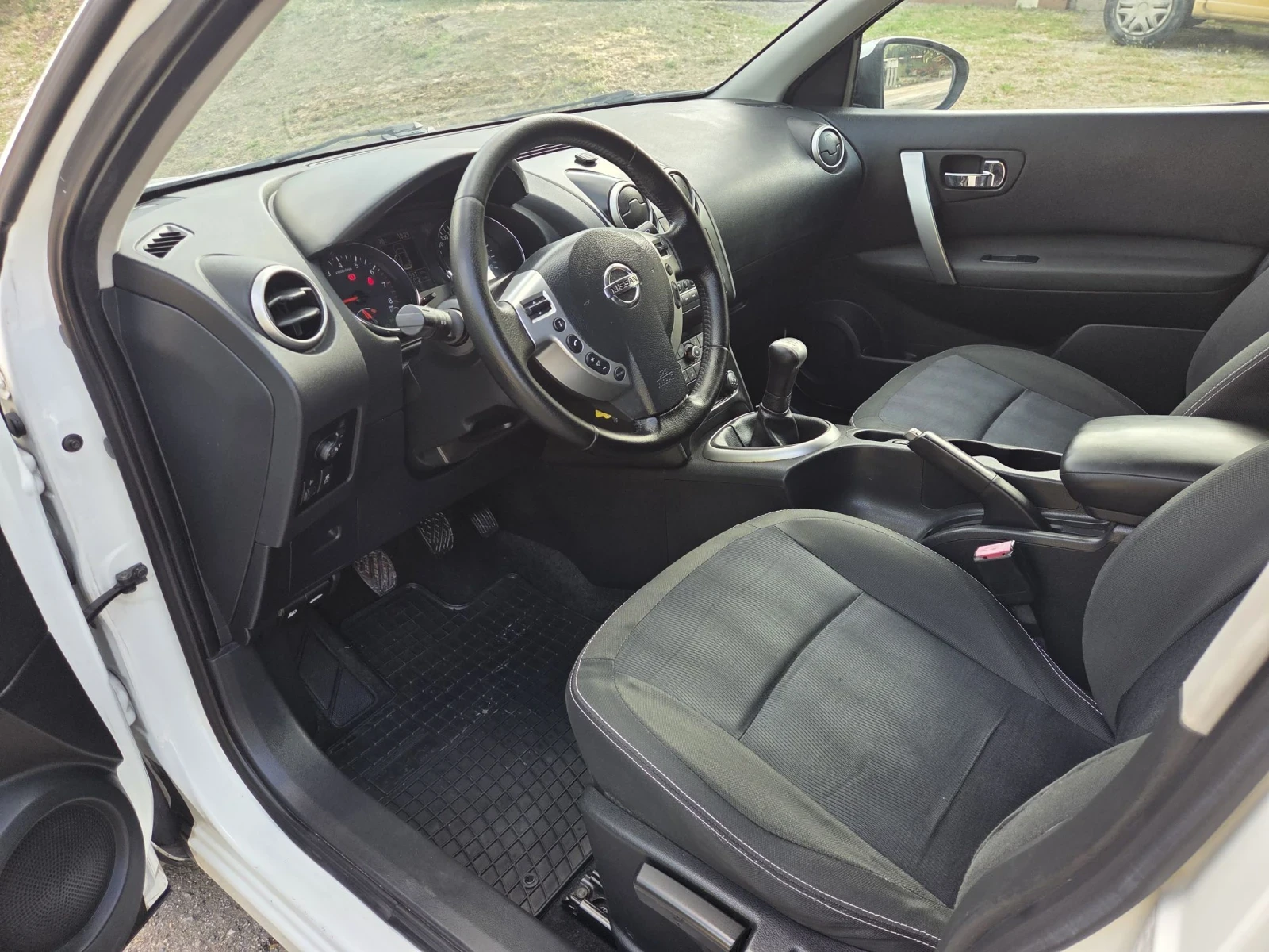 Nissan Qashqai 1.6 i 117ps, снимка 10 - Автомобили и джипове - 55691440