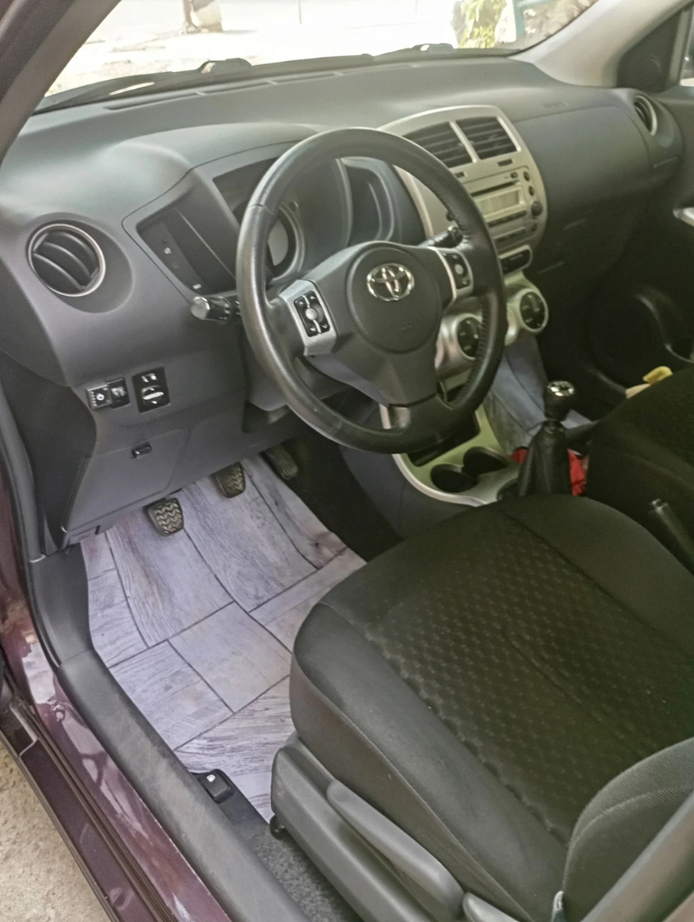 Toyota Urban Cruiser, снимка 9 - Автомобили и джипове - 55753793