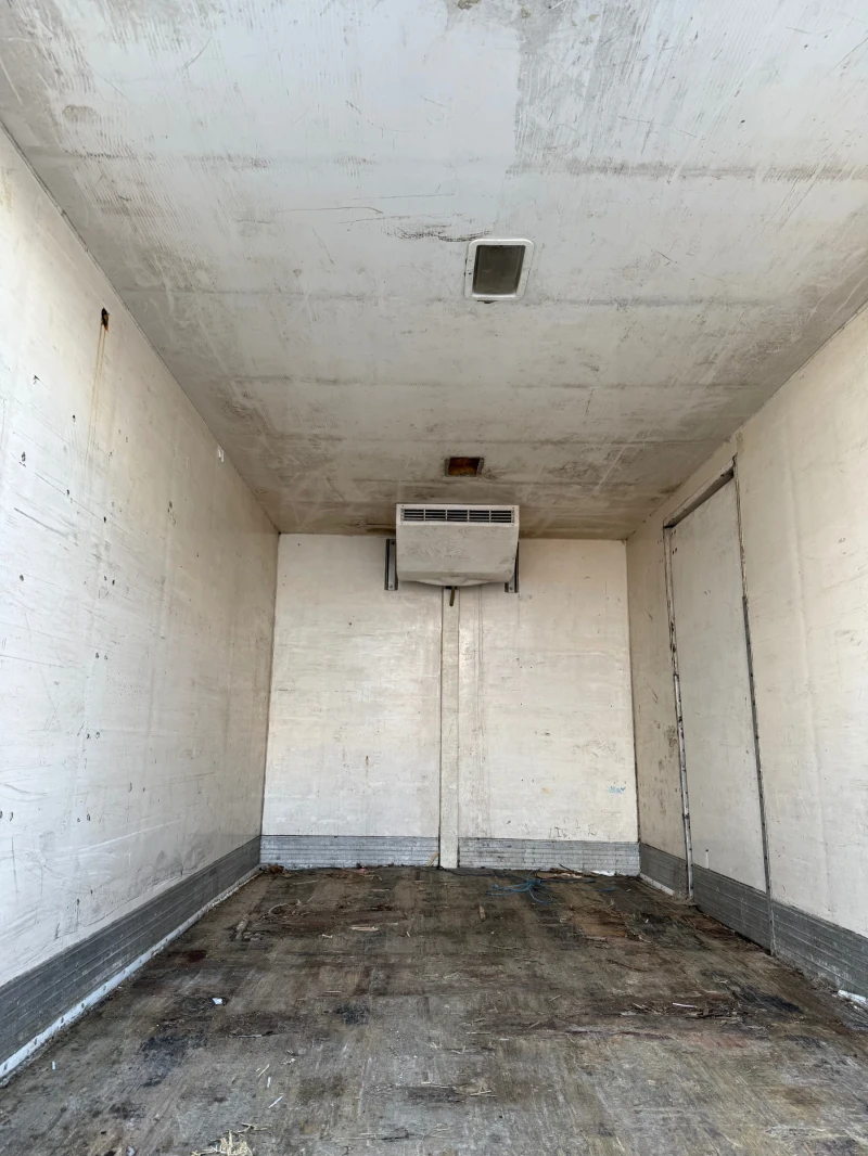 Mercedes-Benz Sprinter 412 2.9* Хладилен* Б категория, снимка 8 - Бусове и автобуси - 52956979