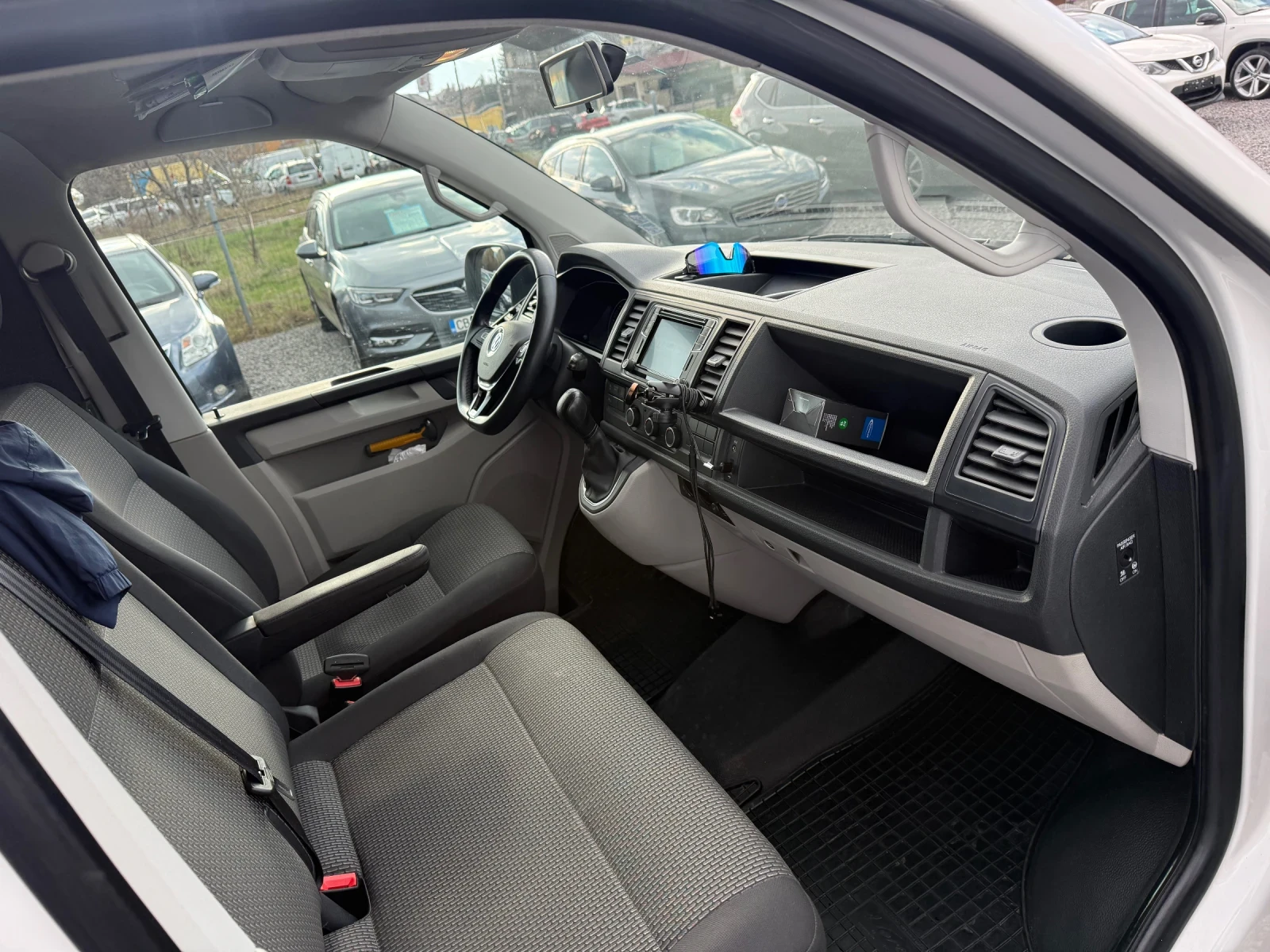 VW Transporter T6 2.0TDI (150hp)DSG/Distronic/Full led/Navi/EU6B | Mobile.bg � ����������� 10