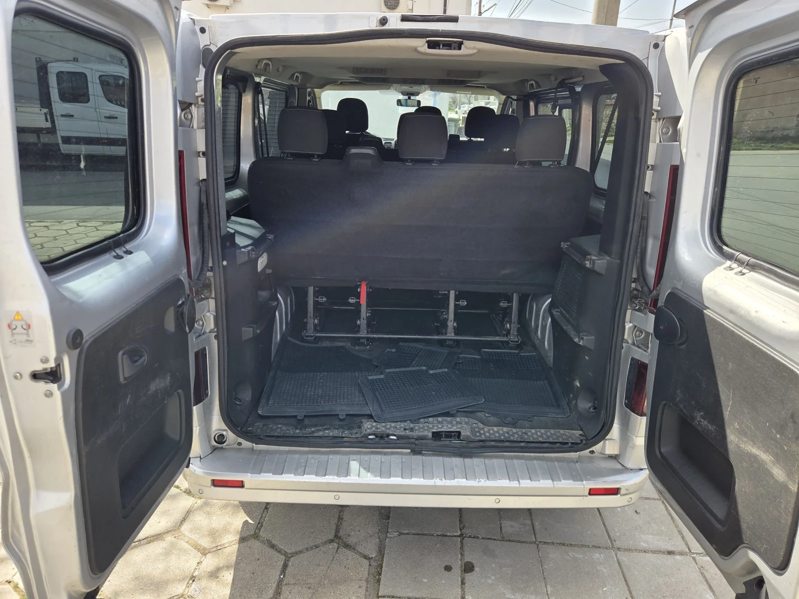 Opel Vivaro КЛИМА * АВТОПИЛОТ * 8+ 1 * , снимка 8 - Бусове и автобуси - 54483519