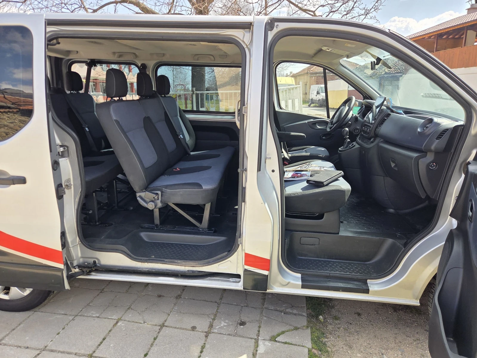 Opel Vivaro КЛИМА * АВТОПИЛОТ * 8+ 1 * , снимка 7 - Бусове и автобуси - 54483519