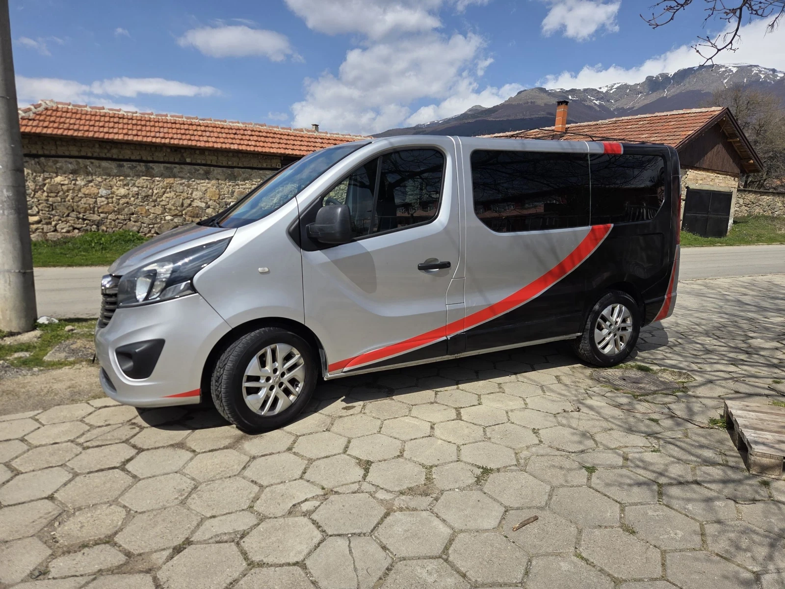 Opel Vivaro КЛИМА * АВТОПИЛОТ * 8+ 1 * , снимка 4 - Бусове и автобуси - 54483519