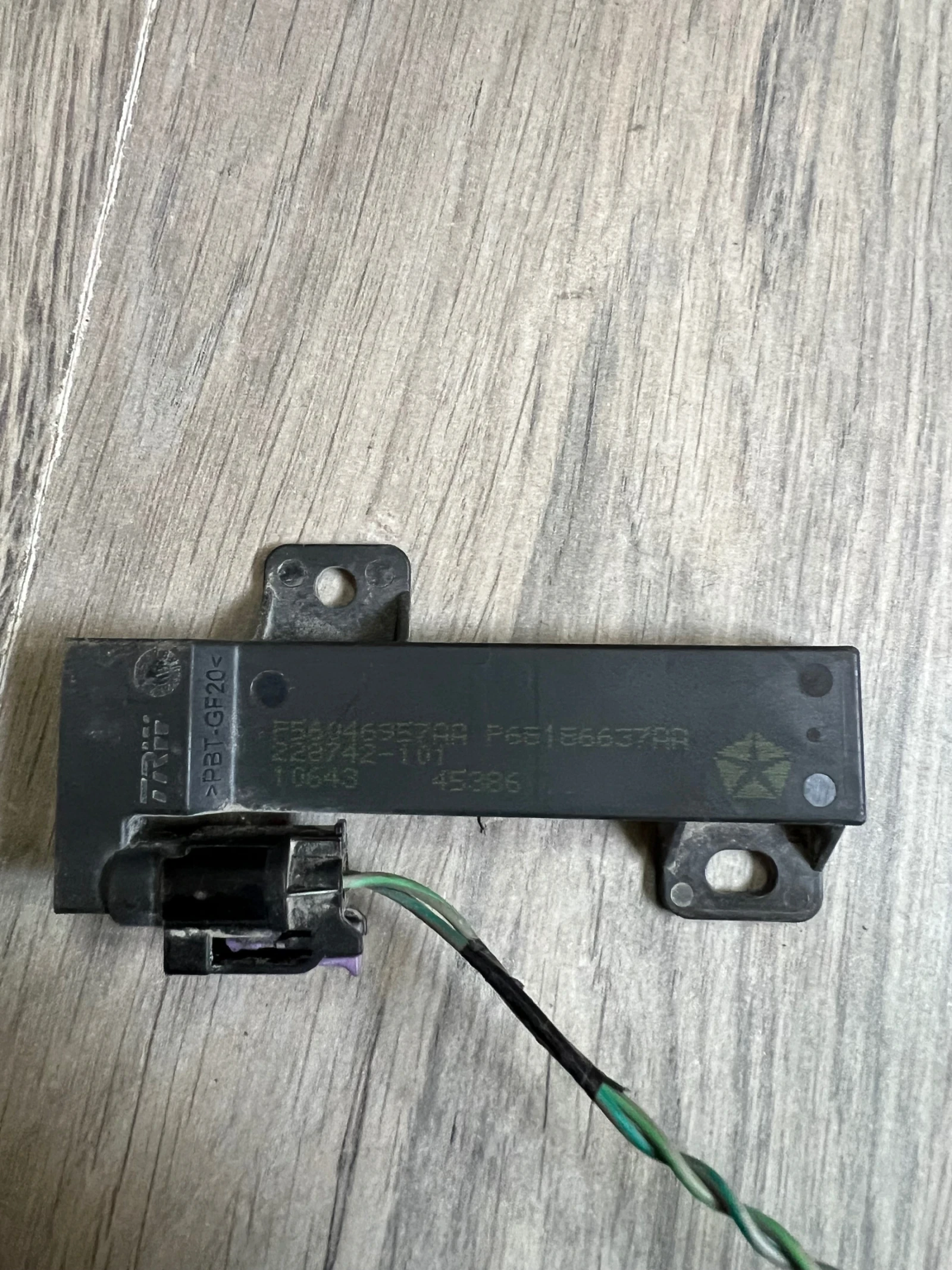 P56046957AA Jeep Cherokee ������ Keyless P56046957AA | Mobile.bg � ����������� 2