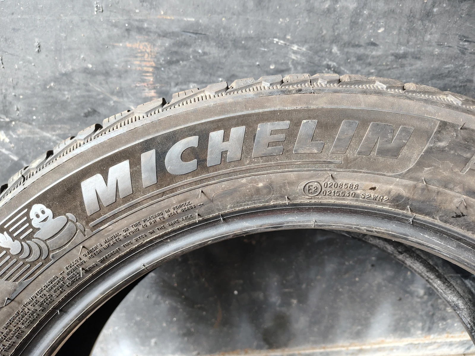 Гуми Зимни 235/55R19, снимка 4 - Гуми и джанти - 55841122