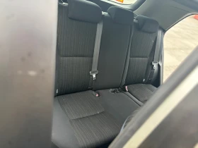 Toyota Auris, снимка 2