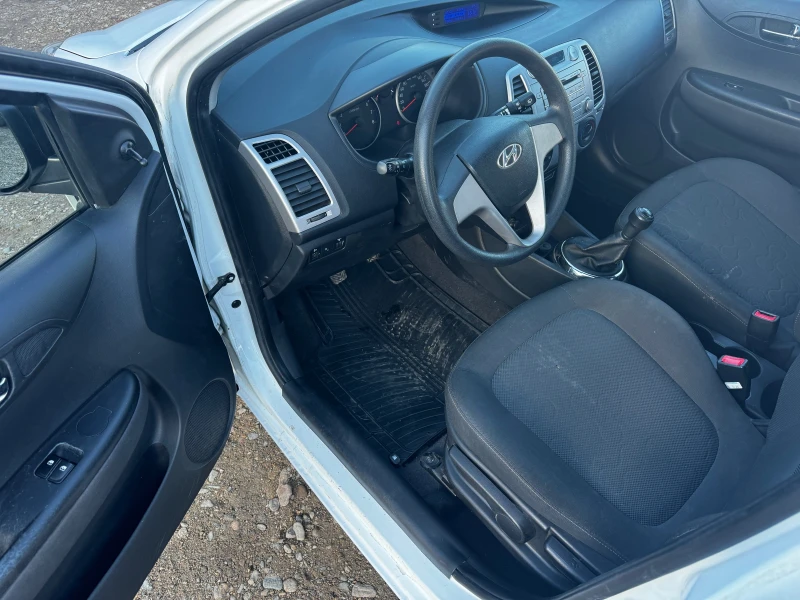 Hyundai I20 1.3i* KLIMATIK* EURO 5b, снимка 12 - Автомобили и джипове - 48833784