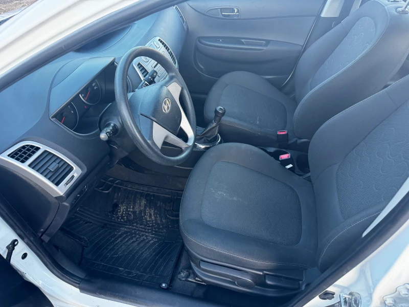 Hyundai I20 1.3i* KLIMATIK* EURO 5b, снимка 11 - Автомобили и джипове - 48833784