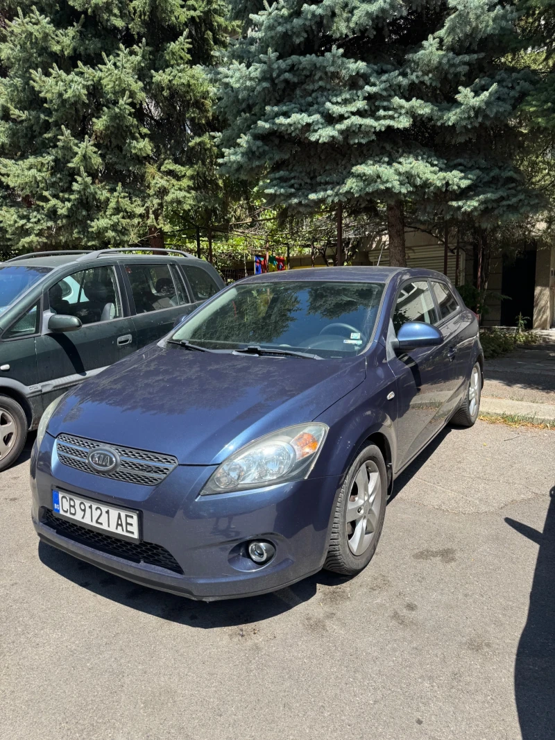 Kia Ceed Топ състояние!, снимка 1 - Автомобили и джипове - 49380431