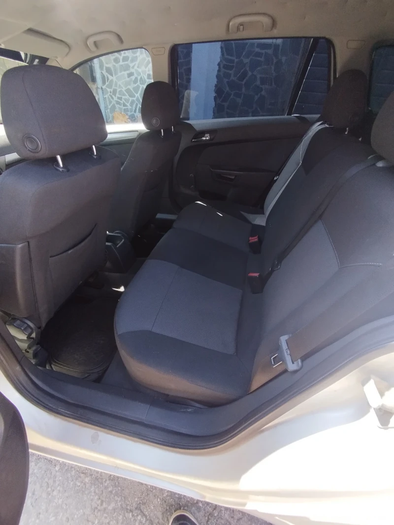 Opel Astra, снимка 8 - Автомобили и джипове - 52866760
