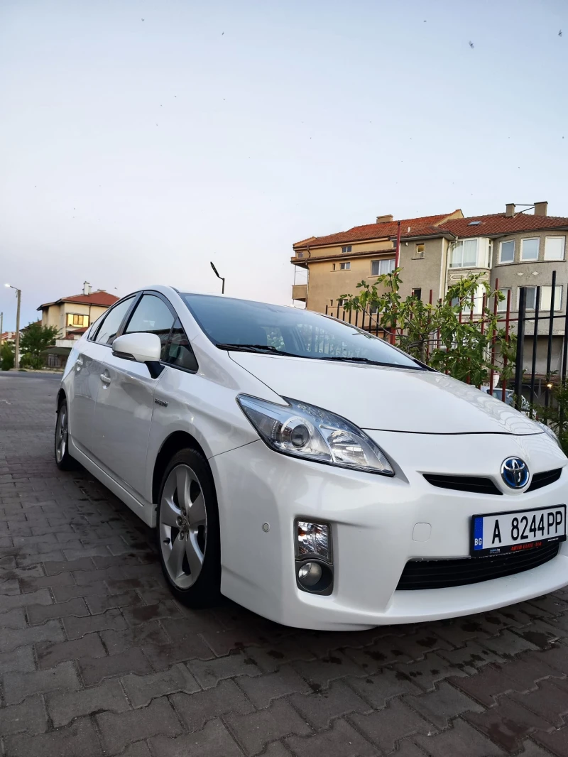 Toyota Prius, снимка 3 - Автомобили и джипове - 51008946