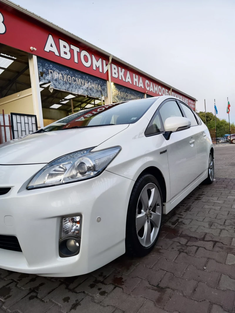 Toyota Prius, снимка 2 - Автомобили и джипове - 51008946