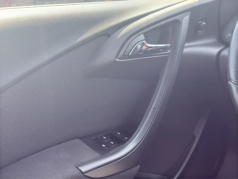 Opel Astra SPORTS TOURER* NAVI* PARKTRONIC* CLIMA* , снимка 7 - Автомобили и джипове - 51205940