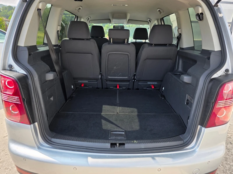 VW Touran 1.4TSI FACELIFT , снимка 16 - Автомобили и джипове - 51244096
