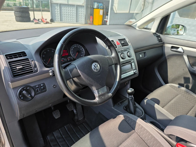 VW Touran 1.4TSI FACELIFT , снимка 13 - Автомобили и джипове - 51244096