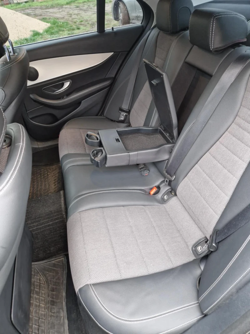 Mercedes-Benz E 220, снимка 2 - Автомобили и джипове - 52776943