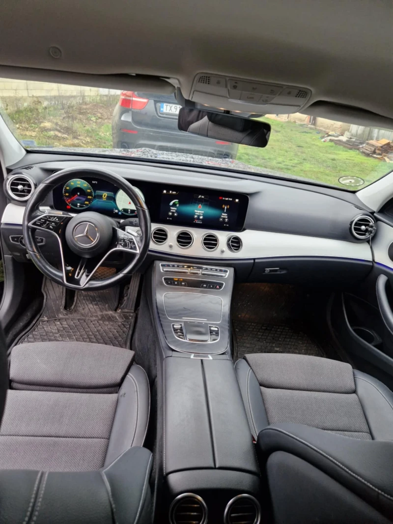 Mercedes-Benz E 220, снимка 3 - Автомобили и джипове - 52776943