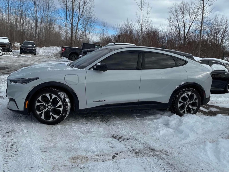 Ford Mustang Mach-E * Premium * CARFAX * БЕЗ ПЪРВОНАЧАЛНА ВНОСКА, снимка 2 - Автомобили и джипове - 52777400