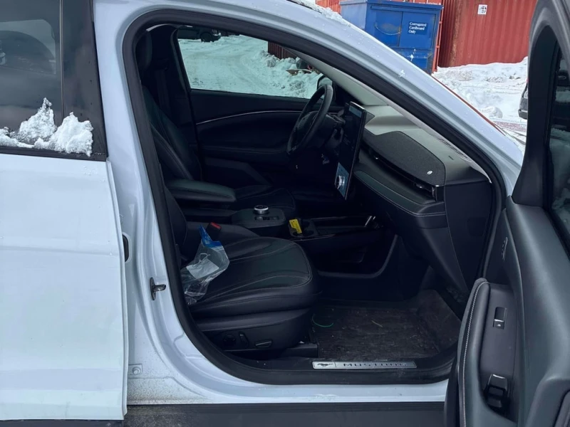 Ford Mustang Mach-E * Premium * CARFAX * БЕЗ ПЪРВОНАЧАЛНА ВНОСКА, снимка 10 - Автомобили и джипове - 52777400