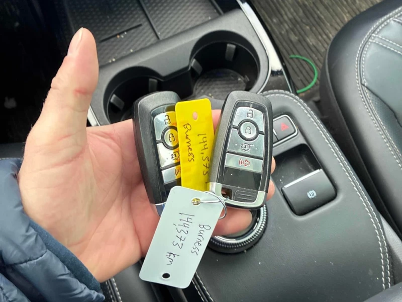 Ford Mustang Mach-E * Premium * CARFAX * БЕЗ ПЪРВОНАЧАЛНА ВНОСКА, снимка 16 - Автомобили и джипове - 52777400