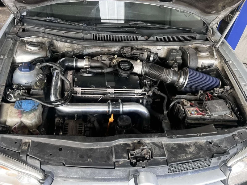 VW Golf 1.9 TDI, снимка 8 - Автомобили и джипове - 53416489