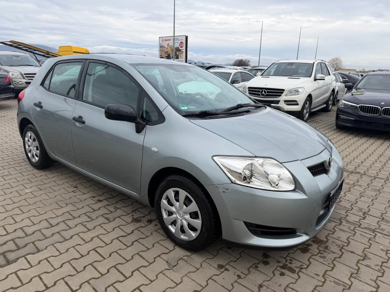 Toyota Auris 1.3i EURO 4, снимка 4 - Автомобили и джипове - 53456834