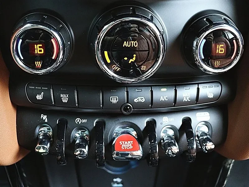 Mini Cooper Classic 3Rd Generation, снимка 15 - Автомобили и джипове - 56289015
