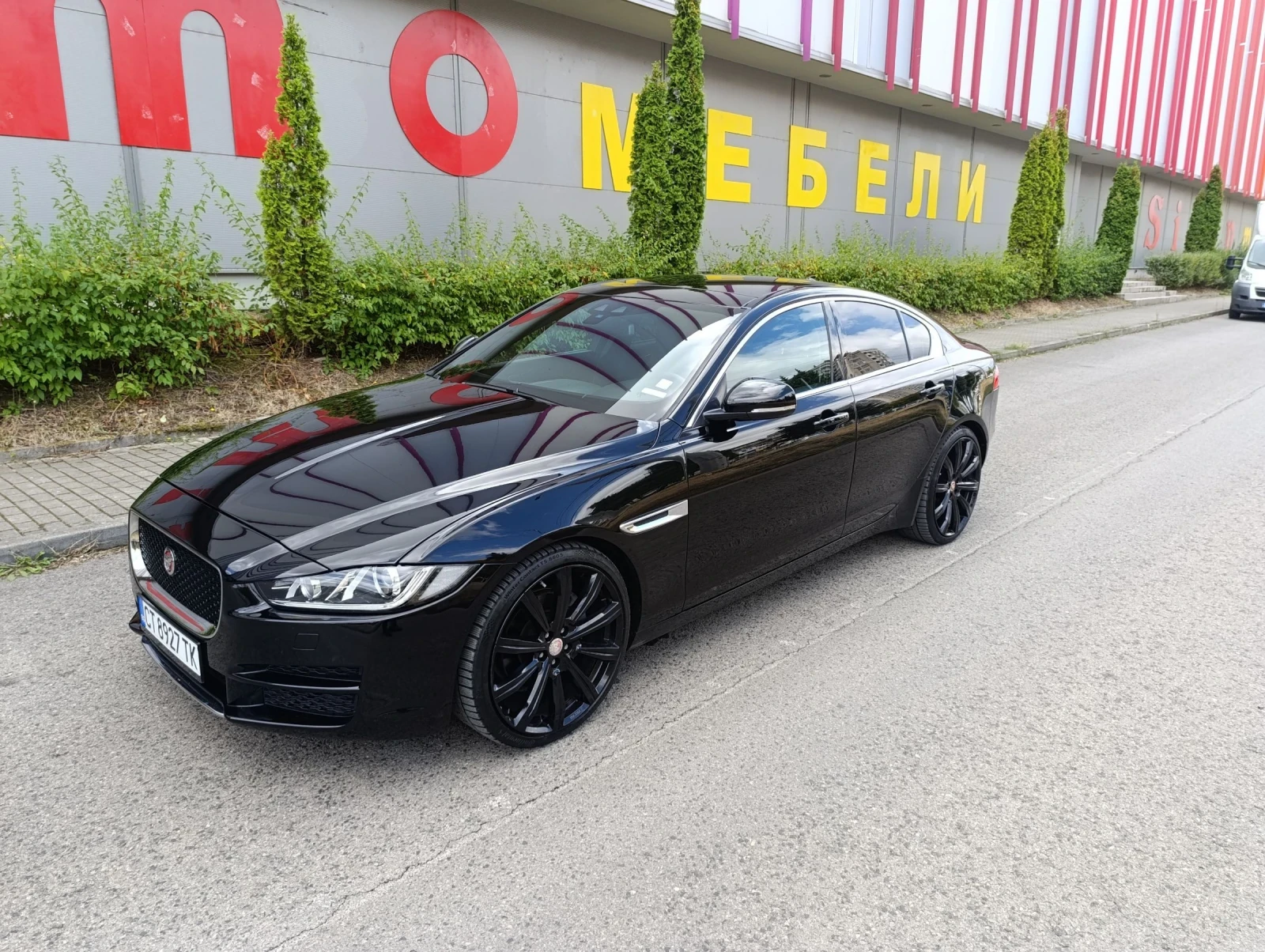 Jaguar XE 2.0 дизел 180 коня , 8zf автоматик, Бартер - изображение 3