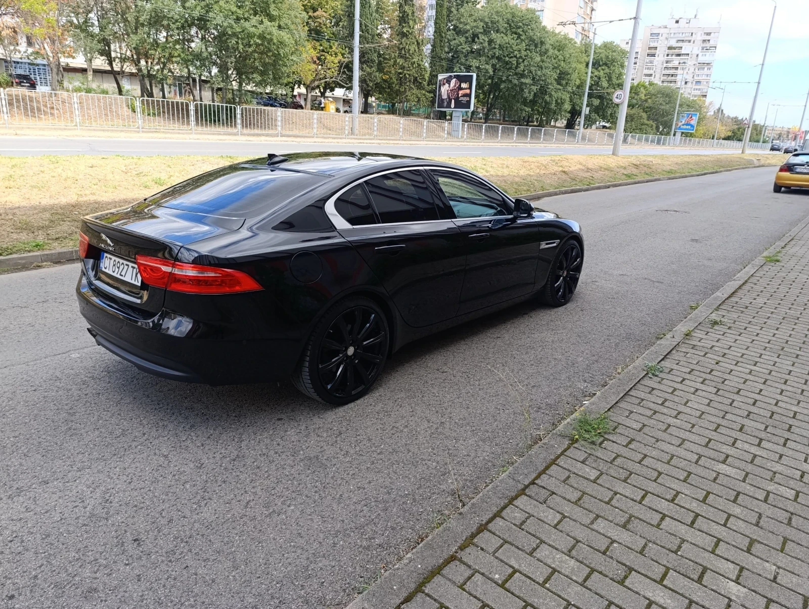 Jaguar XE 2.0 дизел 180 коня , 8zf автоматик, Бартер - изображение 4