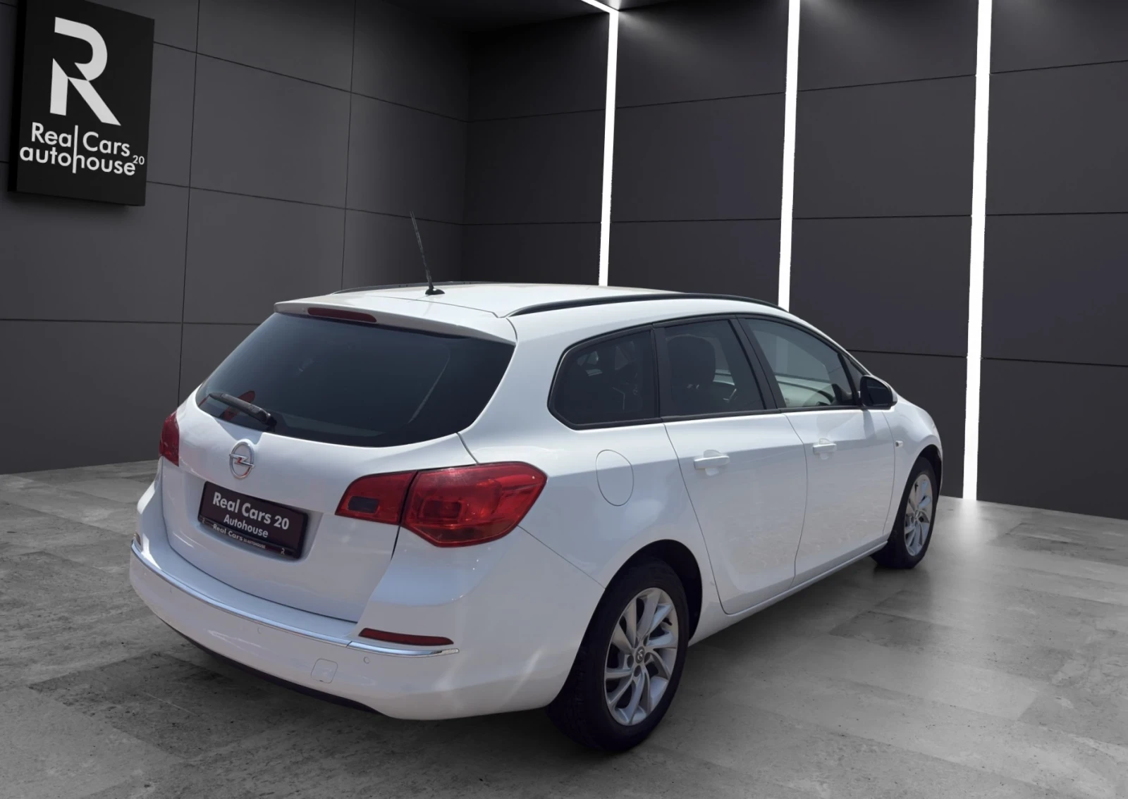 Opel Astra SPORTS TOURER* NAVI* PARKTRONIC* CLIMA*  - изображение 5