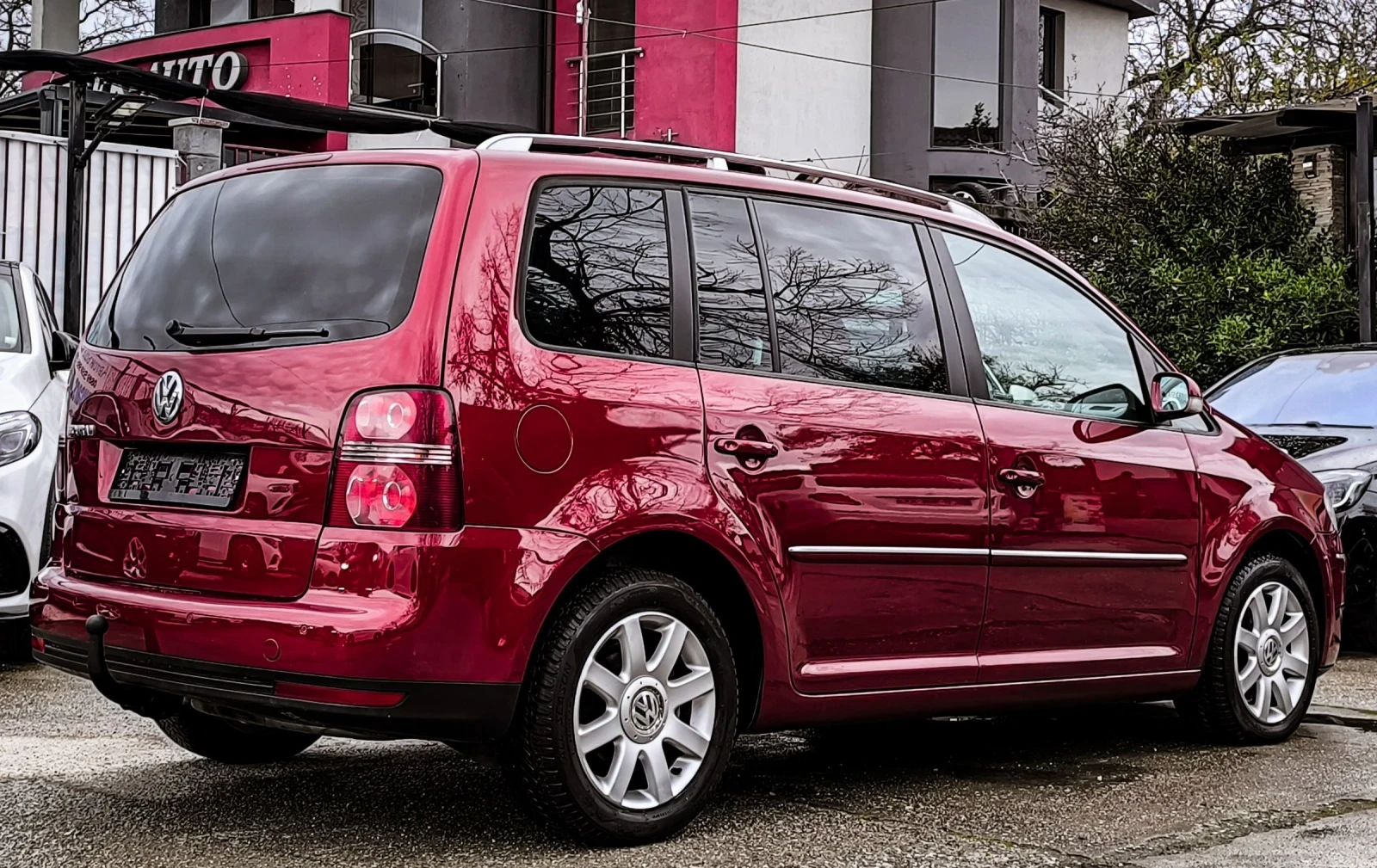 VW Touran 2.0TDI DSG HIGHLINE 6+ 1 - изображение 6