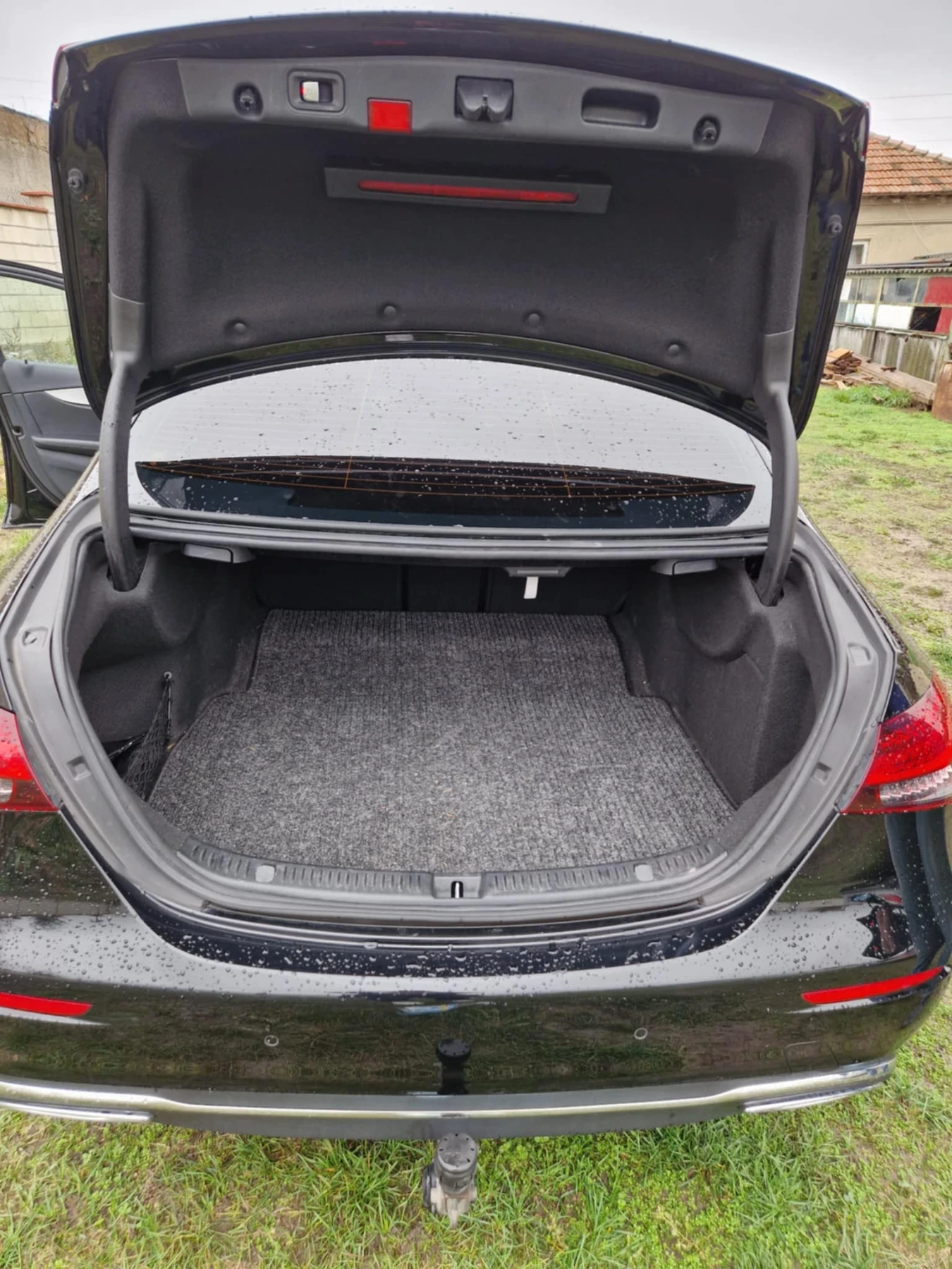 Mercedes-Benz E 220  - изображение 4