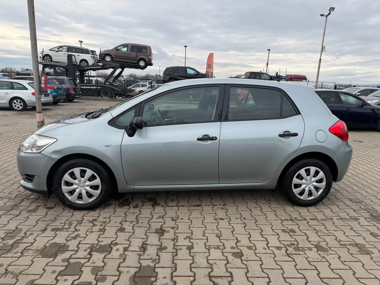 Toyota Auris 1.3i EURO 4 - изображение 9