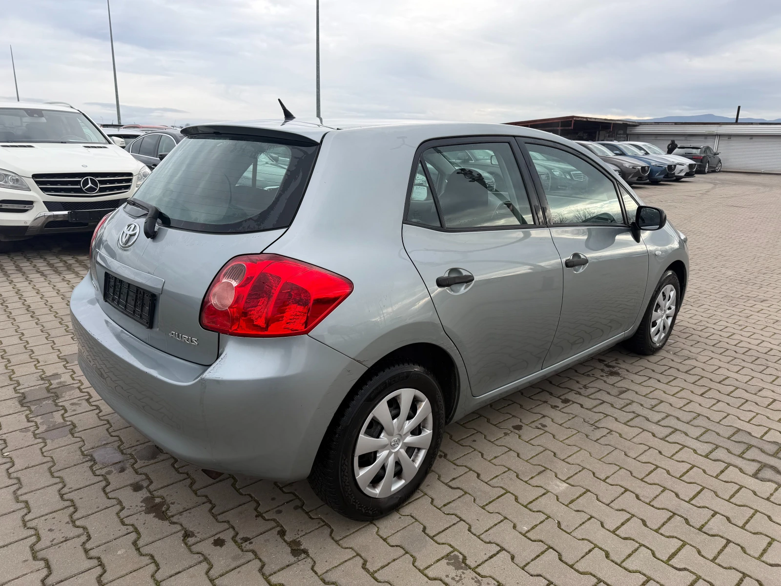 Toyota Auris 1.3i EURO 4 - изображение 6