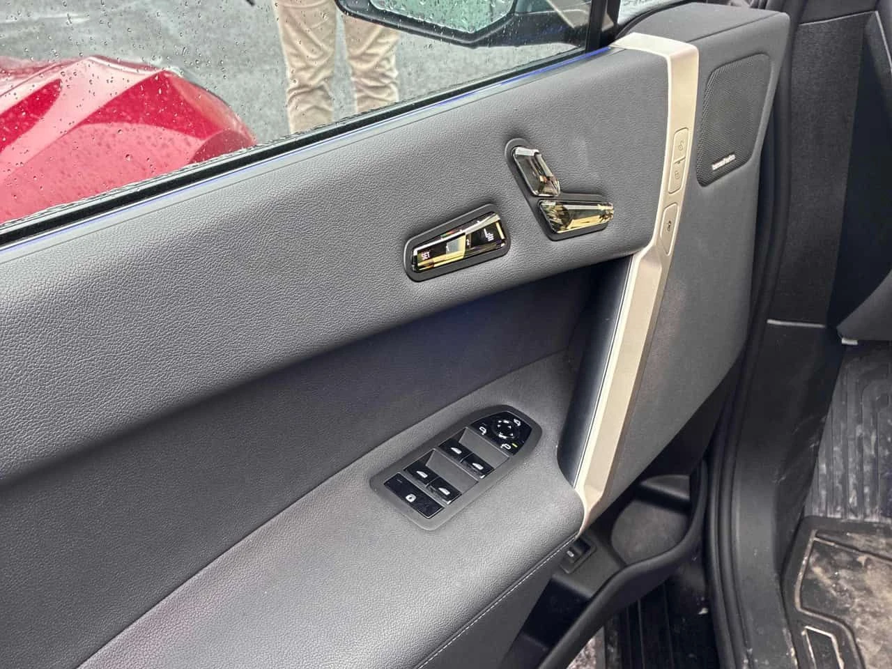 BMW iX * xDrive50 * CARFAX * 360 * H/K * ПОДГРЕВ * ПАМЕТ, снимка 11 - Автомобили и джипове - 54184595